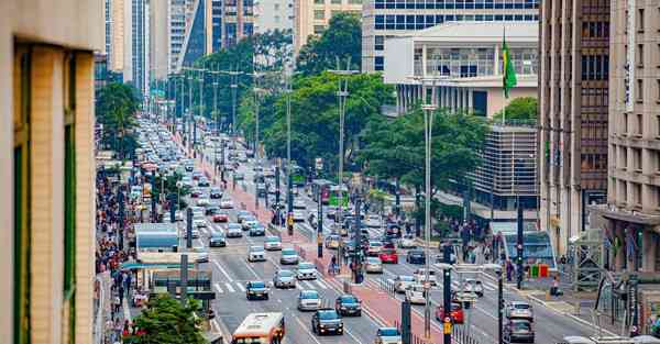 几个小圆的直径和等于大圆的直径,大圆里面4个小圆直径